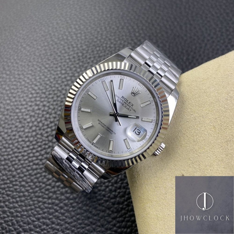 Fábrica Clean - Rolex Datejust M126334-0004 Mostrador Prata Tamanho 41mm