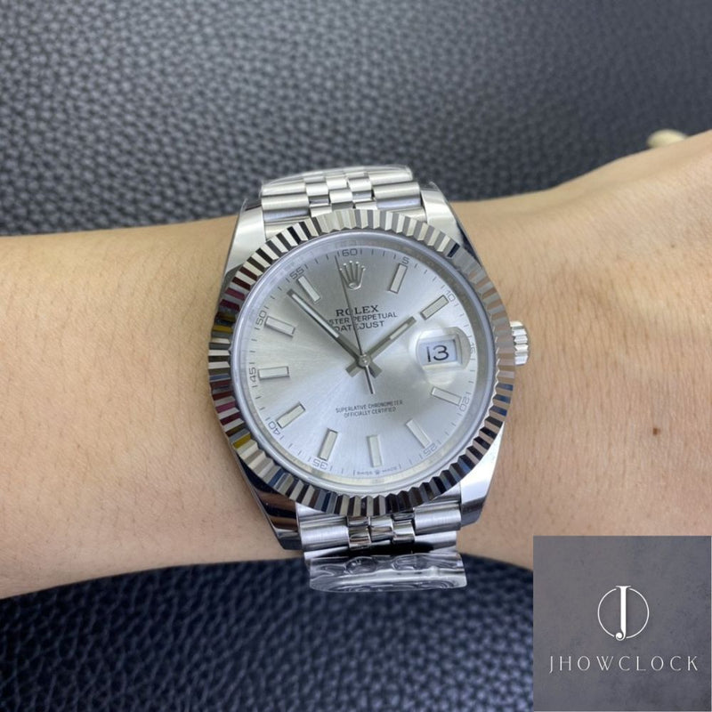 Fábrica Clean - Rolex Datejust M126334-0004 Mostrador Prata Tamanho 41mm