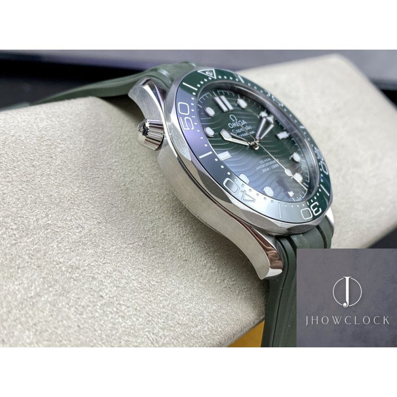 Fábrica VS - Omega  Seamaster Diver 300M 210.32.42.20.10.001 Pulseira de borracha verde
