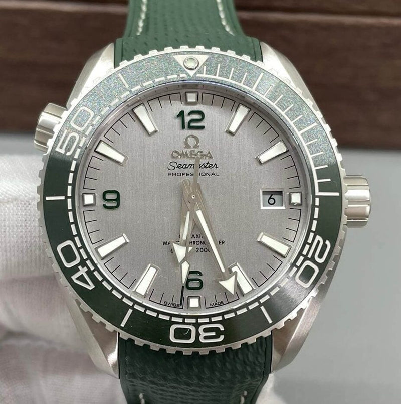 Fábrica VS - Omega  Seamaster Diver 600M 215.32.44.21.06.001 Mostrador Cinza
