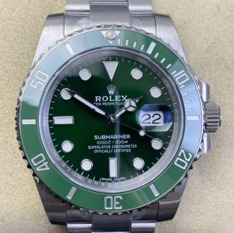 Rolex Submariner 116610LV-0002 de fábrica CLEAN, mostrador verde, tamanho 40 mm