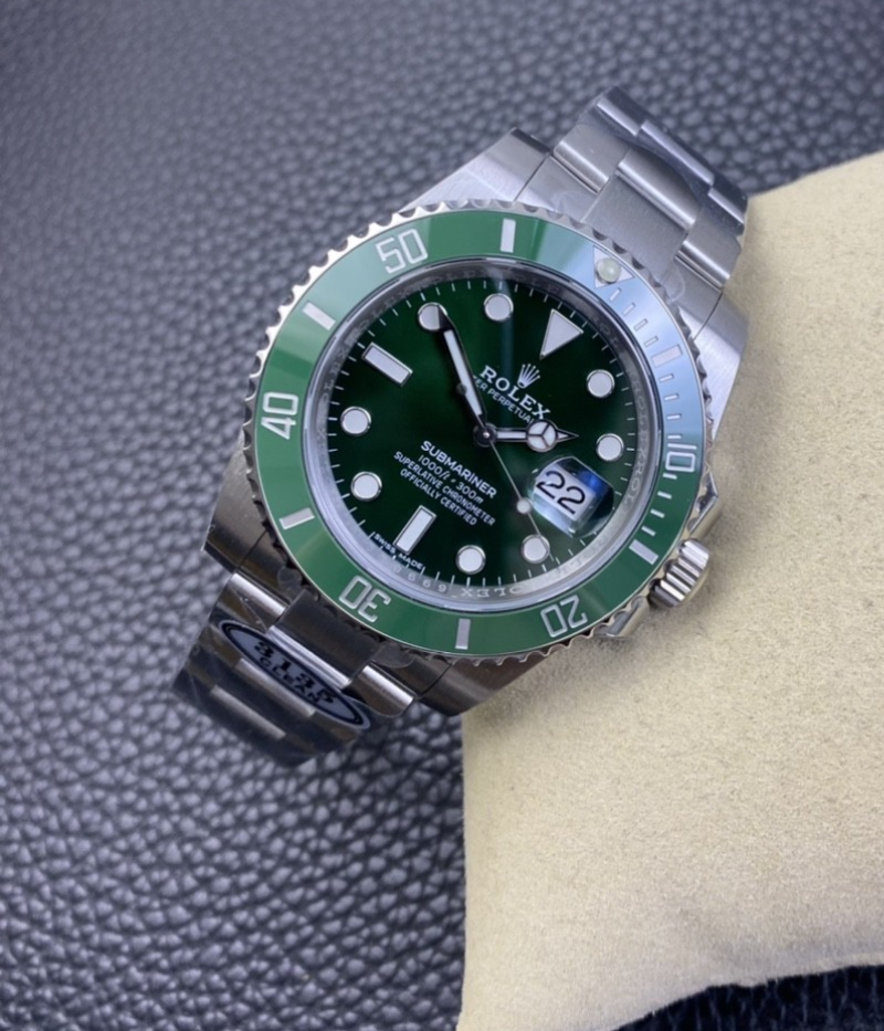 Rolex Submariner 116610LV-0002 de fábrica CLEAN, mostrador verde, tamanho 40 mm